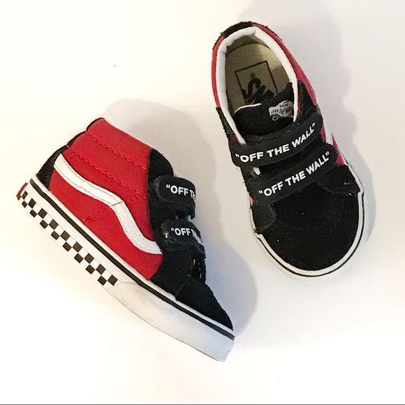 vans mid top dorados
